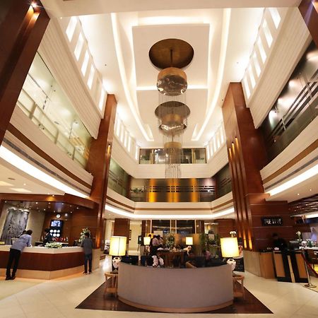 Park Lane Hotel Lahore Esterno foto