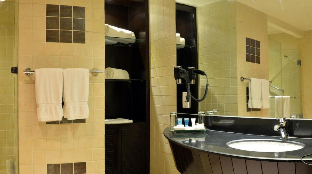 Park Lane Hotel Lahore Esterno foto