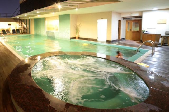 Park Lane Hotel Lahore Esterno foto