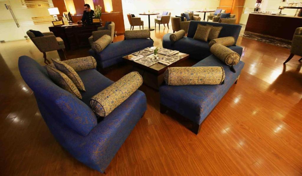 Park Lane Hotel Lahore Esterno foto