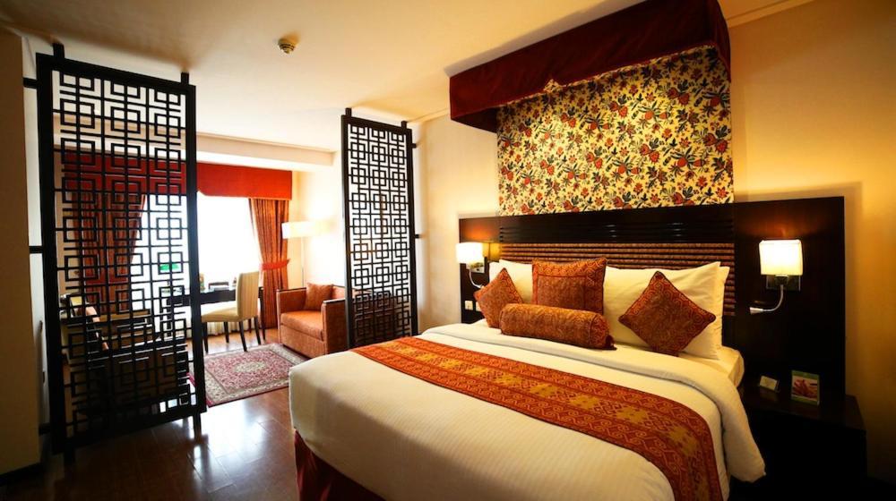 Park Lane Hotel Lahore Esterno foto