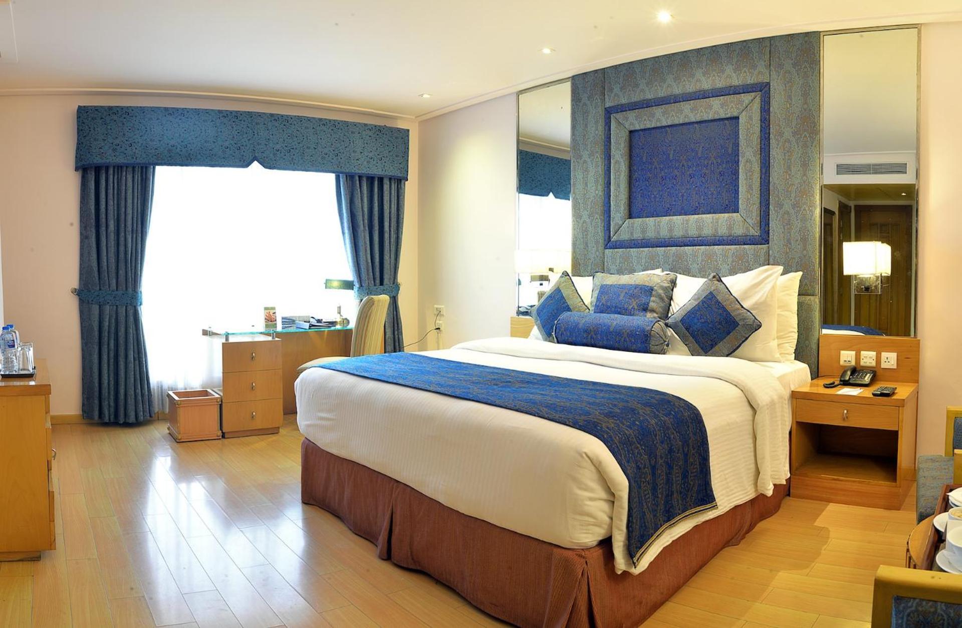 Park Lane Hotel Lahore Esterno foto